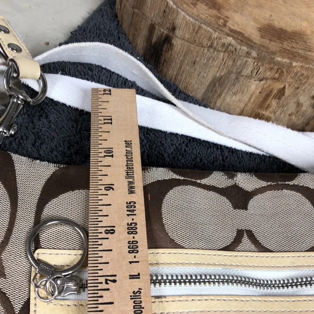Coach‎ signature purse brown canvas